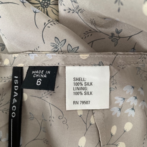 Silk skirt size 6 - Picture 4 of 4